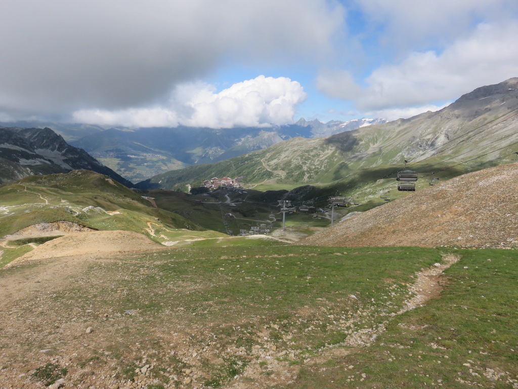 Photograph of the French Alpes during the summer